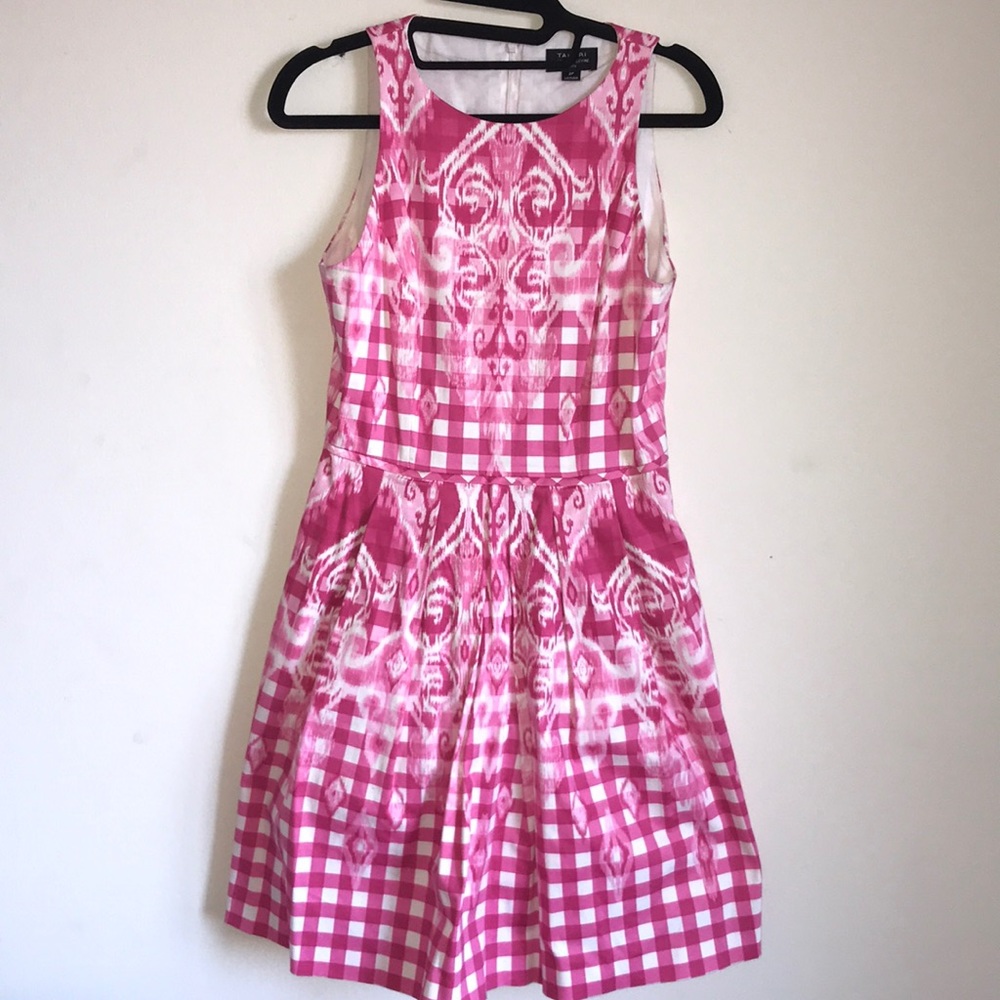 Tahari pink, pleated, Aline dress with pockets sz2